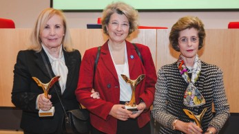 Τιμητική διάκριση για τρεις γυναίκες ιατρούς του Ομίλου Ιατρικού Αθηνών