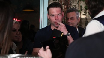 Ο Κασσελάκης επιβεβαίωσε την εργαλειοποίηση της τραγωδίας των Τεμπών: «χτίζει»… κίνημα