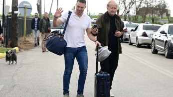 Ο Στέφανος Κασσελάκης φόρεσε τα χακί και ξεκίνησε τις αναρτήσεις Ο Στέφανος Κασσελάκης φόρεσε τα χακί και ξεκίνησε τις αναρτήσεις