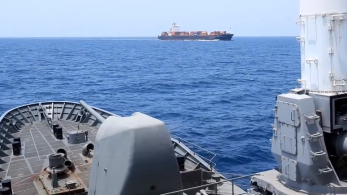 Επιχείρηση «Ασπίδες»: η φρεγάτα «Ύδρα» εν δράσει στην Ερυθρά Θάλασσα (Βίντεο)