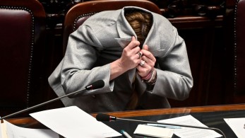 Τζόρτζια Μελόνι... εκτός εαυτού: Οι γκριμάτσες που λατρεύουν οι κάμερες