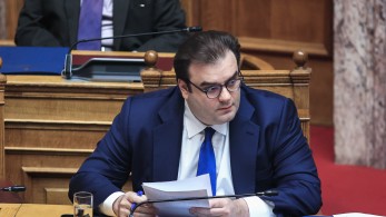 Ο Πιερρακάκης εκθέτει τον ΣΥΡΙΖΑ για τα μη κρατικά πανεπιστήμια (Βίντεο)