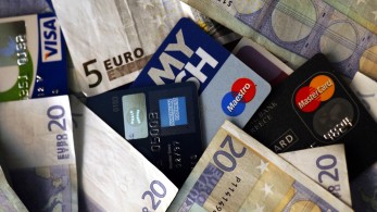 ΑΑΔΕ: και με κάρτες ξένων τραπεζών η πληρωμή φορολογικών υποχρεώσεων