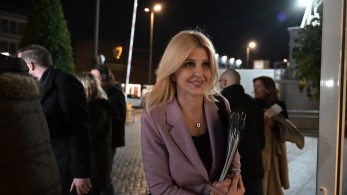 Οργάνωση αναρχικών ανέλαβε την ευθύνη της επίθεσης στο πολιτικό γραφείο της Έλενας Ράπτη