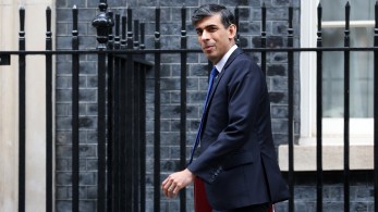 Με την πλάτη στον τοίχο ο Σούνακ: βαριά ήττα προβλέπει νέα δημοσκόπηση