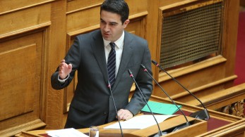 ΠΑΣΟΚ: πολιτικοποιεί... και τη βία ανηλίκων
