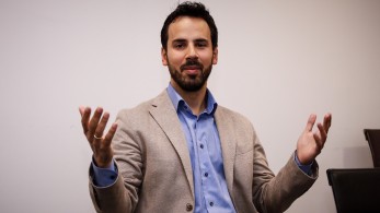 Ρωμανός για το Δημόσιο: «Πάνω από 75.000 πολίτες αξιολόγησαν μέχρι στιγμής τις υπηρεσίες» (video) Ρωμανός για το Δημόσιο: «Πάνω από 75.000 πολίτες αξιολόγησαν μέχρι στιγμής τις υπηρεσίες» (video)