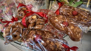 Σε ισχύ από σήμερα το «Καλάθι του Πάσχα» - Ποια προϊόντα περιλαμβάνει