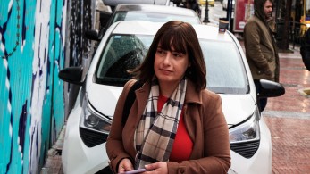 Σβίγκου: Εργαλειοποιεί τη γυναικοκτονία, ζητώντας παραίτηση Χρυσοχοΐδη