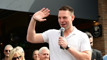 Δεν… μασάει τα λόγια του ο Στέφανος: «Εννοώ αυτό το οποίο εννοώ» και «το αφήνω εκεί»