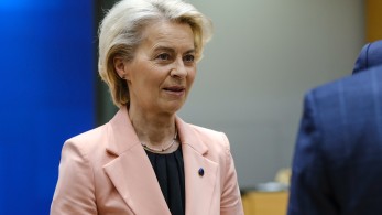 Ούρσουλα φον ντερ Λάιεν: Αποκατάσταση του κράτους δικαίου στην Πολωνία