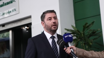 Ο Ανδρουλάκης ελπίζει ότι μέσω Τεμπών ανακτά τη δεύτερη θέση στις δημοσκοπήσεις