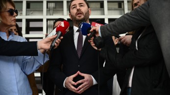 Η εμμονή του Ανδρουλάκη να παίζει τον ρόλο του «θύματος»