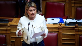 Αλεξοπούλου: Αναλογική ανάπτυξη του δικτύου φόρτισης με τον αριθμό των ηλεκτρικών οχημάτων