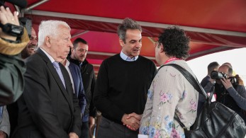 Μυτιλήνη: συνάντηση Μητσοτάκη με Τούρκους τουρίστες