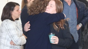 Μάτι: εξαγοράσιμες οι ποινές των ενόχων, αφέθηκαν ελεύθεροι - Οργή των συγγενών, «σήμερα τους καίτε ξανά»