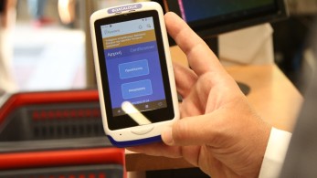 Τι ισχύει με την Ψηφιακή Κάρτα Εργασίας σε βιομηχανία και λιανεμπόριο