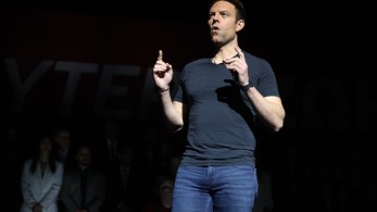 Σταυροκοπιούνται στον ΣΥΡΙΖΑ με τα καμώματα Κασσελάκη