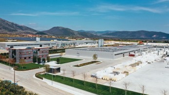 Νέα επεισόδια και πληροφορίες για τον σκληρό «εμφύλιο» στη μεγαλύτερη βιομηχανία μαρμάρων της Ελλάδας Νέα επεισόδια και πληροφορίες για τον σκληρό «εμφύλιο» στη μεγαλύτερη βιομηχανία μαρμάρων της Ελλάδας