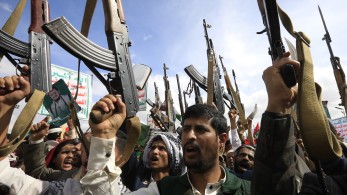 Χούθι: ανέλαβαν την ευθύνη για πέντε νέες επιθέσεις σε πλοία – Αμερικανικό πλήγμα σε κινητό σύστημα πυραύλων