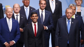 Συνεργάτης Μπλερ: πλέκει το εγκώμιο Μητσοτάκη και κατακρίνει Σούνακ