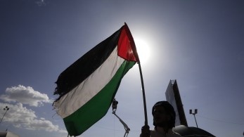 Νέες απειλές Χούθι: θα πλήττουν πλοία σε οποιαδήποτε περιοχή είναι εντός της εμβέλειας των όπλων τους