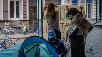 Οι σκελετοί βγαίνουν από την ντουλάπα