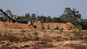 «Άξονας» υπό διάλυση