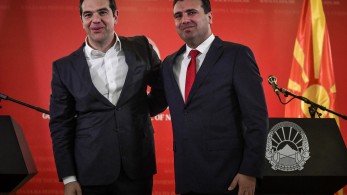 Κρύβεται ο Αλέξης Τσίπρας μπροστά στην πρόκληση της νέας προέδρου των Σκοπίων