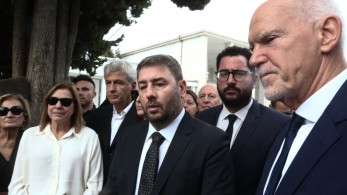 Μπρα ντε φερ Ανδρουλάκη - οικογένειας Παπανδρέου για την Ευρωβουλή