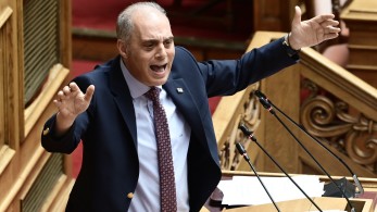 Με εργαλείο (ξανά) την πίστη, ο Βελόπουλος χυδαιολογεί για τον πρωθυπουργό