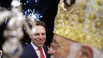 Τα βρήκαν ο ομοεχθρικός δεσπότης Νεκτάριος και ο δήθεν ανυποχώρητος δικαιωματιστής Κασσελάκης