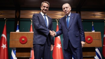 Μήνυμα αποφασιστικότητας από το Μαξίμου εν όψει της συνάντησης Κυριάκου Μητσοτάκη με Ρετζέπ Ταγίπ Ερντογάν