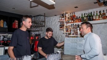 «Βράζουν» «Τσιπρικοί» και αριστεροί για τον πολιτικό... τουρίστα Κασσελάκη «Βράζουν» «Τσιπρικοί» και αριστεροί για τον πολιτικό... τουρίστα Κασσελάκη