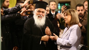 Σακελλαροπούλου: Σημαιοφόροι της συμπόνιας, αχθοφόροι του καλού οι ιερείς