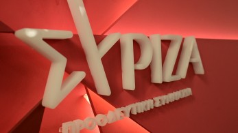 Ο πανικόβλητος Κασσελάκης επαναφέρει τα fake news για τα... 42 ακίνητα του Μητσοτάκη