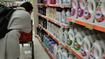 Ζητούμενο η ευρωπαϊκή παρέμβαση για «δίκαιη» τιμολογιακή πολιτική στα προϊόντα των πολυεθνικών