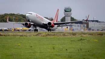 Τι συμβαίνει με τα Boeing: αναγκαστική προσγείωση για 737 στην Τουρκία – Έσκασε μπροστινό λάστιχο