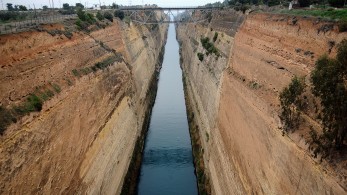 Επανέναρξη διελεύσεων πλοίων από τον Ισθμό της Κορίνθου