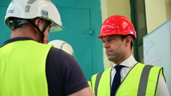 Στον κουβά η (πολιτική) δηθενιά του Κασσελάκη