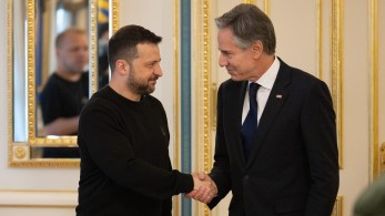 Η Ρωσία «πρέπει να πληρώσει» για όσα κατέστρεψε στην Ουκρανία, λέει ο  Μπλίνκεν