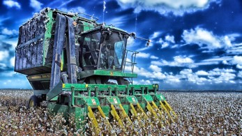 Αυγενάκης: πληρωμές 2,2 δισ. ευρώ στους αγρότες έως το τέλος του 2024