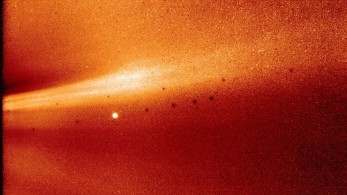 Σπάνια ηλιακή καταιγίδα κατευθύνεται στη Γη