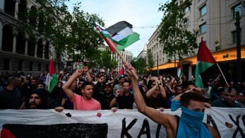 Σύνταγμα: συγκέντρωση κατά της ισραηλινής εισβολής στη Ράφα-Ένταση με την αστυνομία