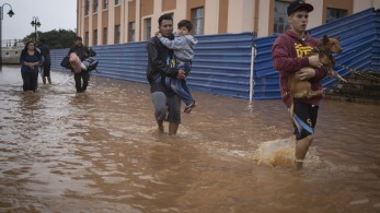 Βραζιλία: 56 νεκροί και 67 αγνοούμενοι από τις καταρρακτώδεις βροχές