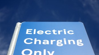 «Κινούμαι Ηλεκτρικά 3»: η επιδότηση-«μαμούθ» και το στοίχημα για την επίτευξη μείωσης CO2