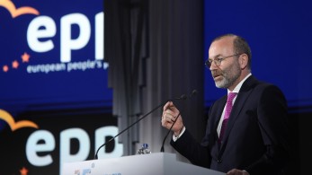 Ευρωεκλογές: κυριαρχία ΕΛΚ με 181 έδρες