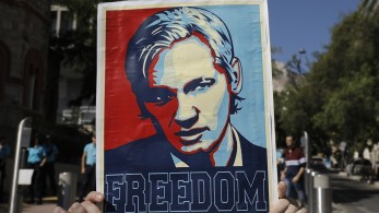 Ελεύθερος ο Τζούλιαν Ασάνζ: ο ιδρυτής του Wikileaks συμφώνησε σε ομολογία ενοχής
