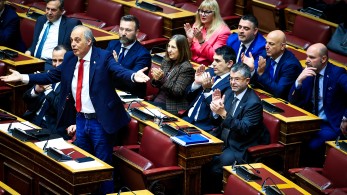 Ελληνική Λύση: ραδιοφωνική και οικογενειακή