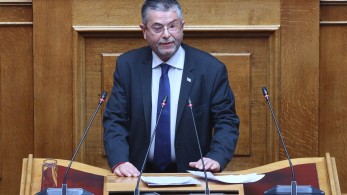 Ο Βελόπουλος διέγραψε τον Σαράκη